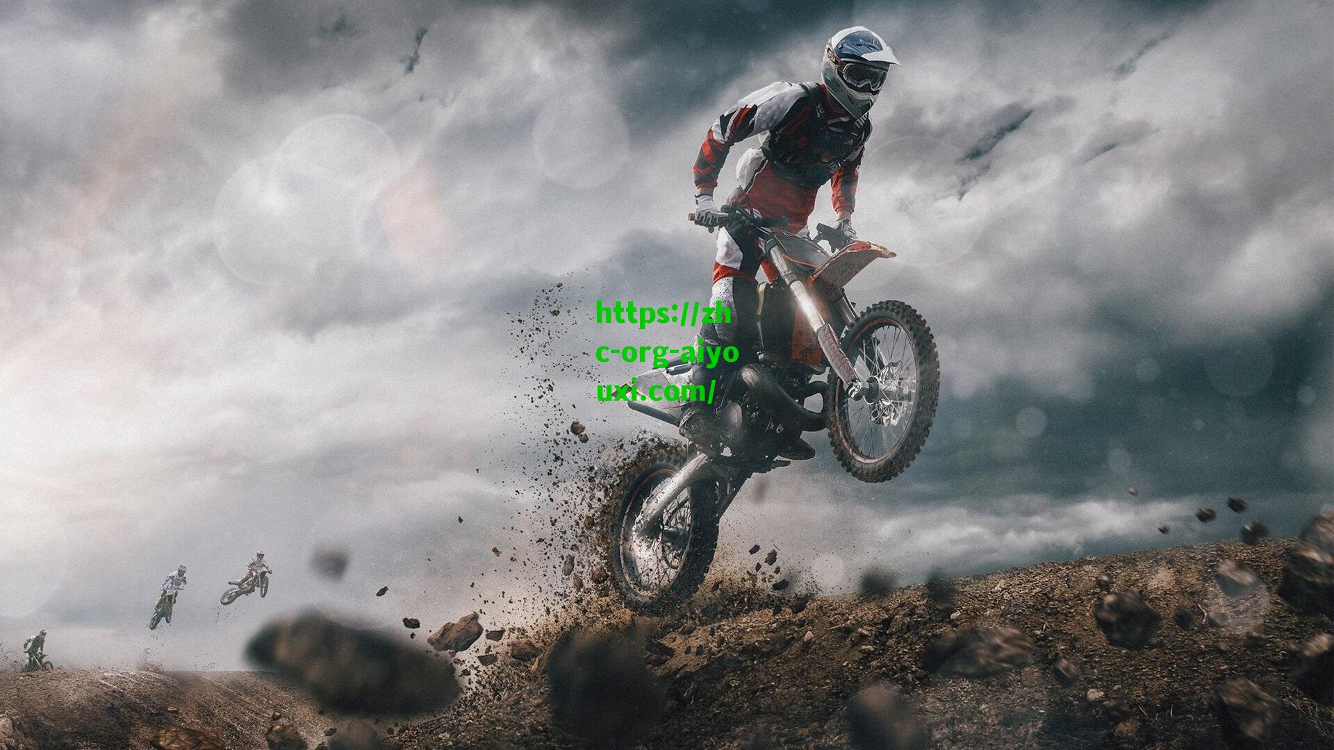 国外博主神还原教练名场面，塔子哥片段引爆网络，幽默背后的体育文化共鸣