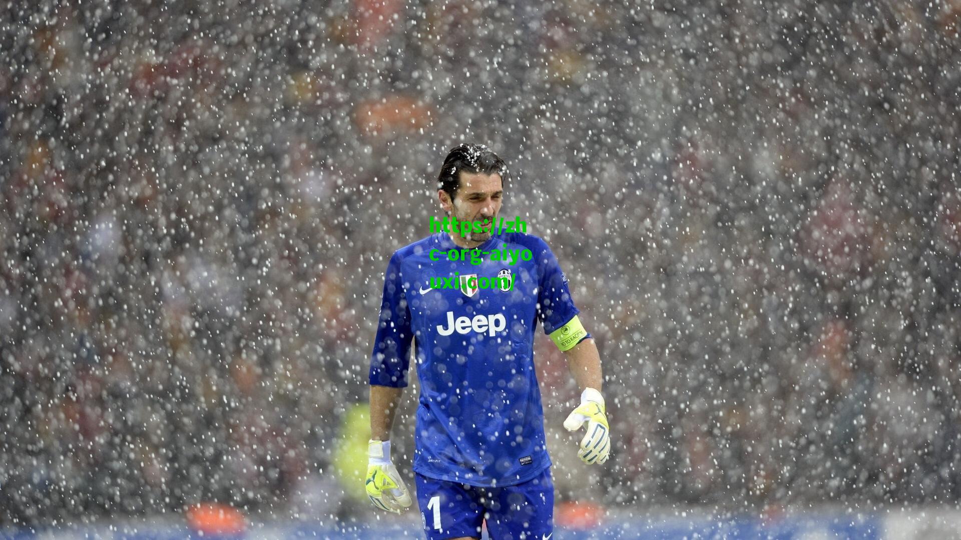 曼联锁定锋线新核!罗马诺确认红魔全力追逐姆贝莫,超6000万镑报价谈判启动